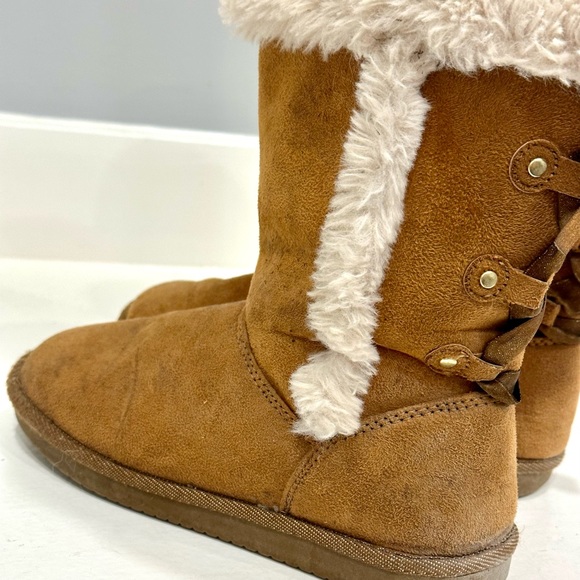 Girls Winter Brown Boots With Faux Fur Collar Size 2-3 - Picture 2 of 5